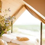 Ecohome Jutter 8 And Baby Zeezand Recreatie
